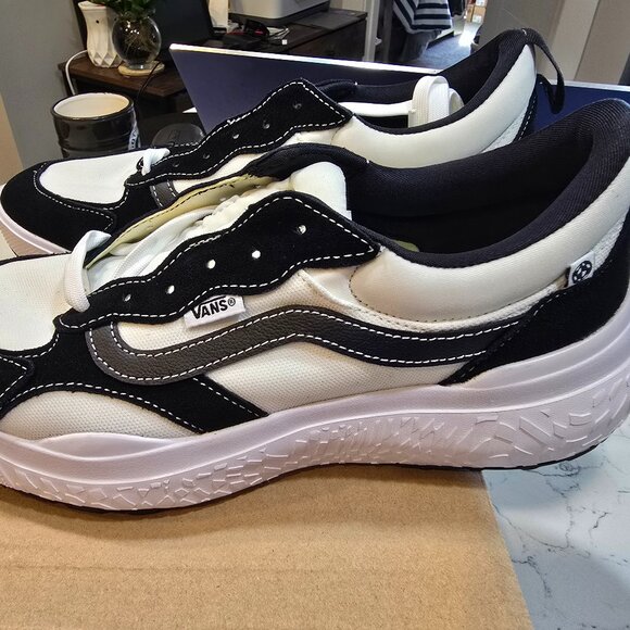 Vans UltraRange NEO VR3 Marshmallow Low Top Sneakers Shoes Men's Size 10 NEW - Picture 1 of 12
